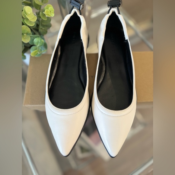 New! Vince Camuto Leather Flats SZ 7M - Picture 2 of 6